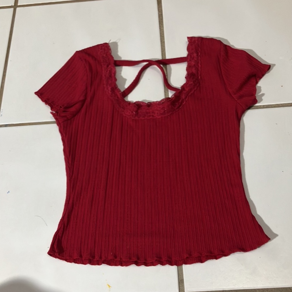 Red top - Picture 2 of 2